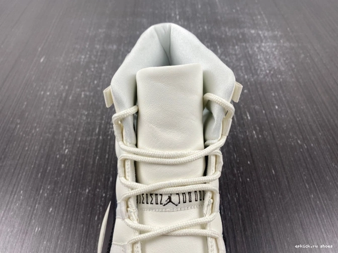 Rep Jordan AR0715-101 11 Neapolitan WMNS Air 0803